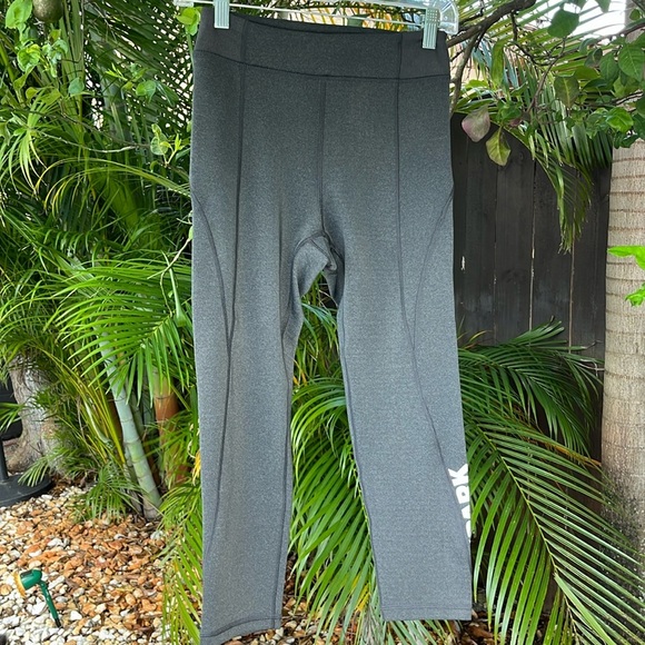 IVY PARK Cropped Leggings size small - Picture 1 of 10